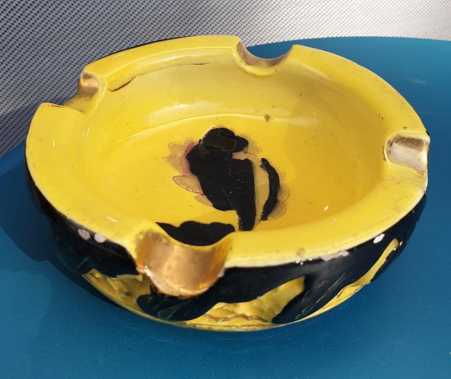 Ashtray yellow and black abstract drawing Monte-Carlo