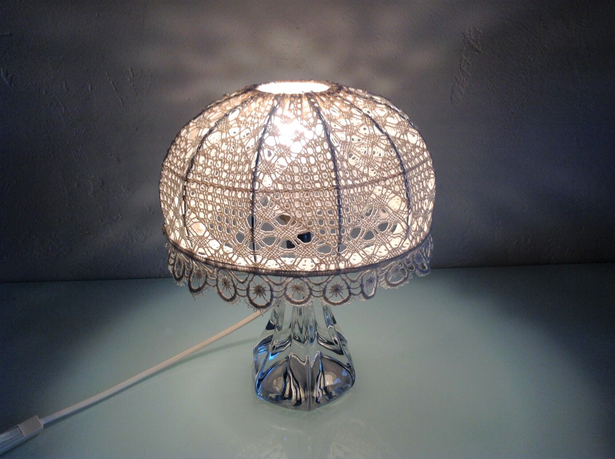 Bedside lamp glass foot and lampshade hook ecru / vintage 60s-70s