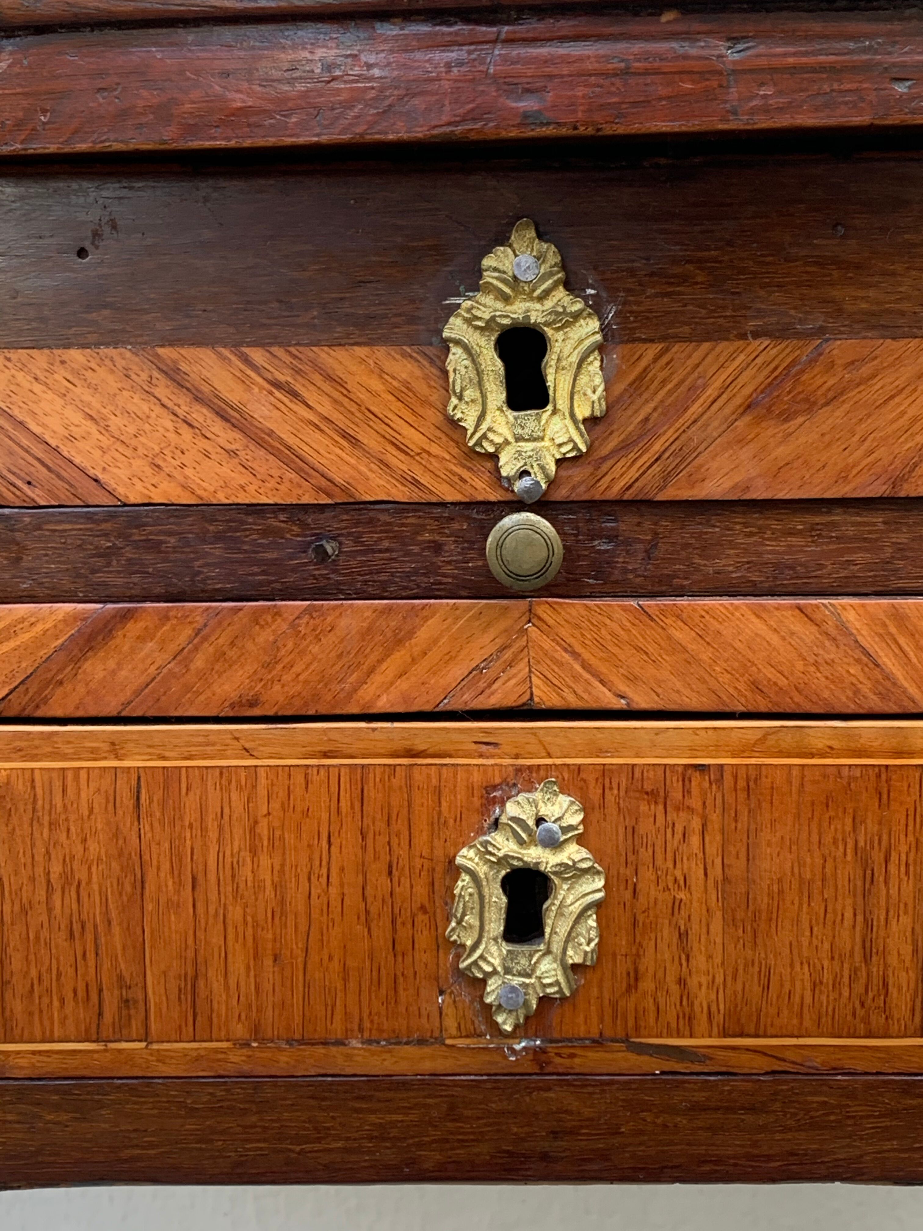 Hairdresser Louis XVI in marquetry and bronze