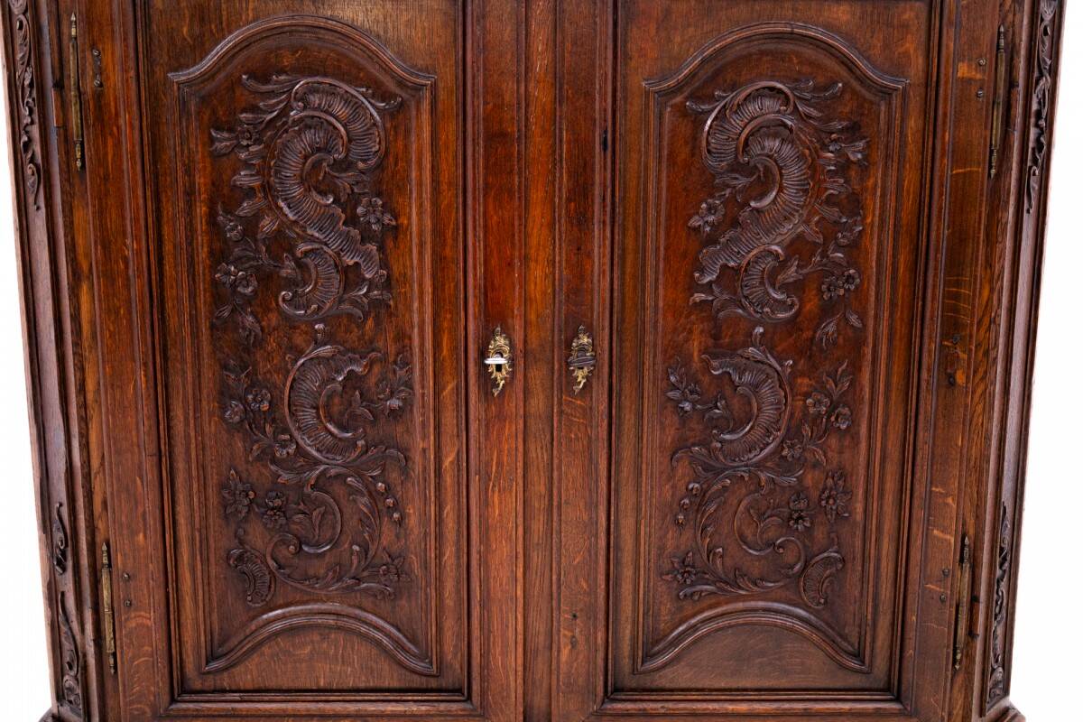 Antique chest of drawers from around 1880, France. After renovation.