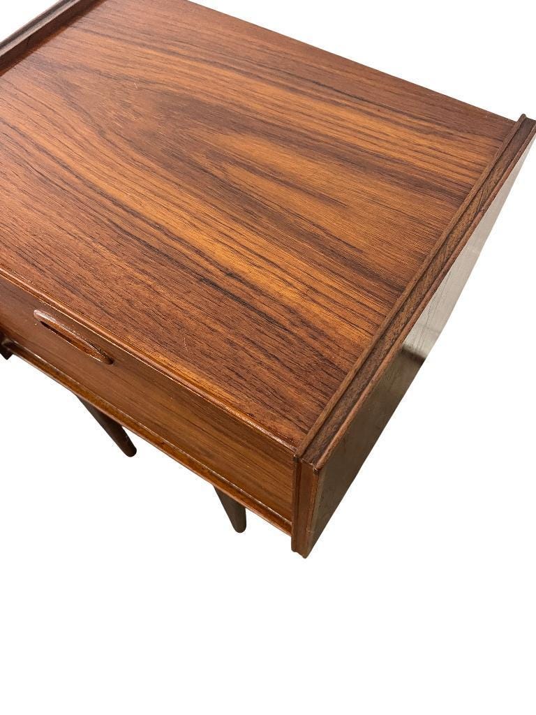 Set of 2 vintage bedside tables / night tables / mini cabinets