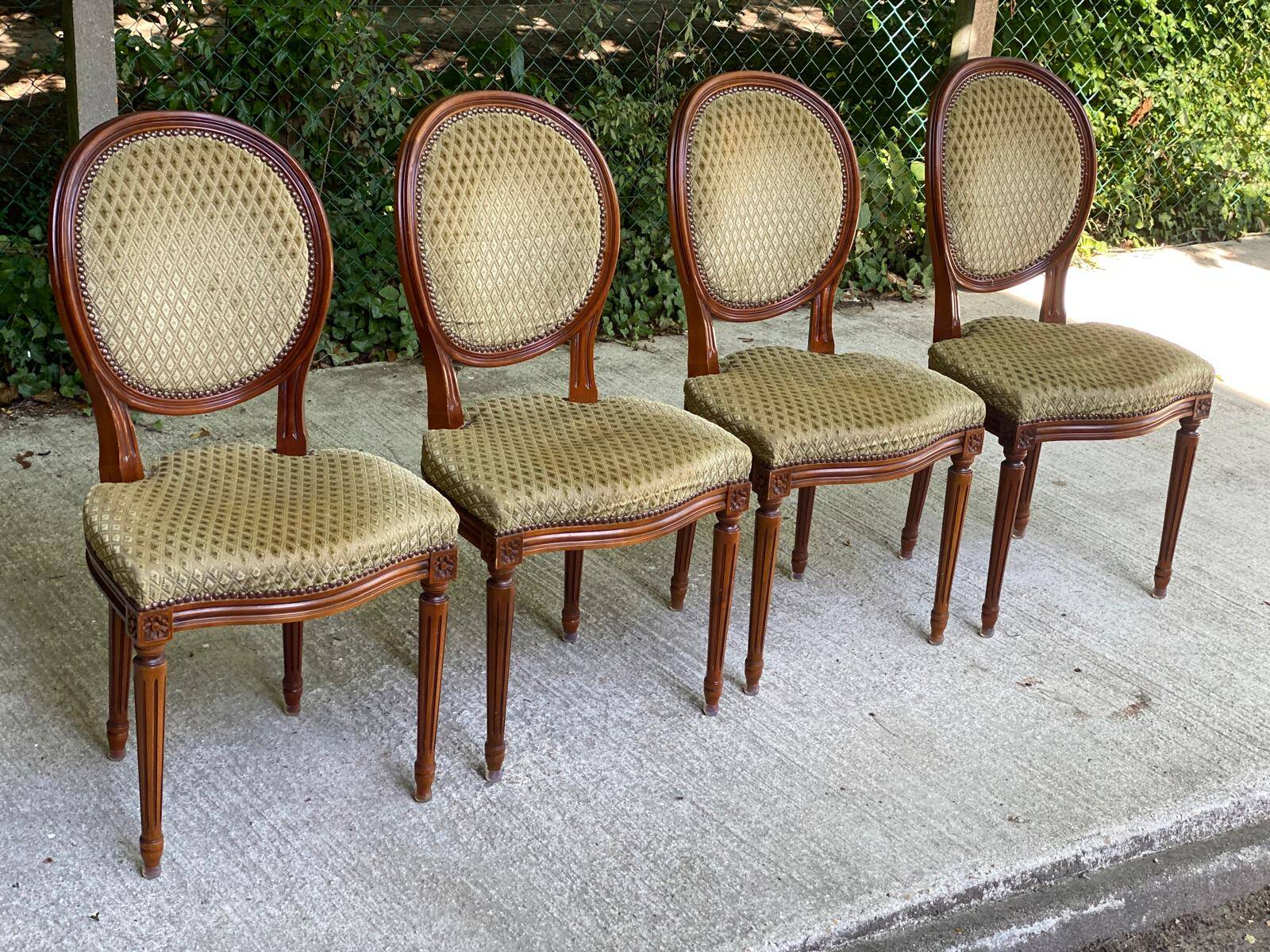 4 chaises Louis XVI médaillon bois massif et velours doré