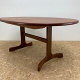 Mid century dining oval table by V.b.  Wilkins for Gplan