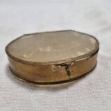 Mother-of-pearl pillbox