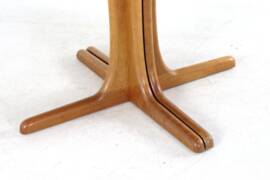 Round 2x Extendable Dining Table "Tjórn" - danish design in teak