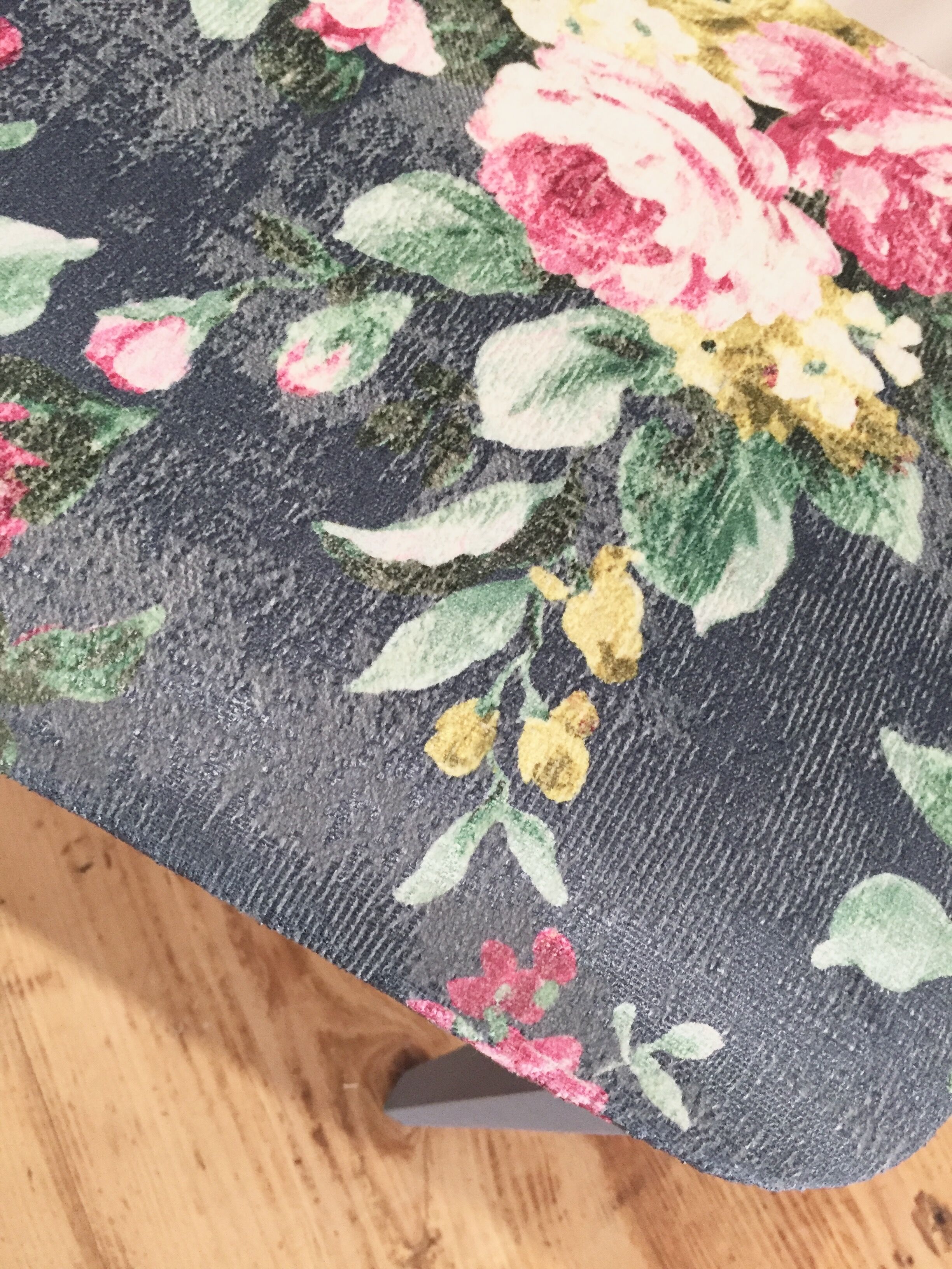 Blue Velvet Chair wooden flowers vintage effects!