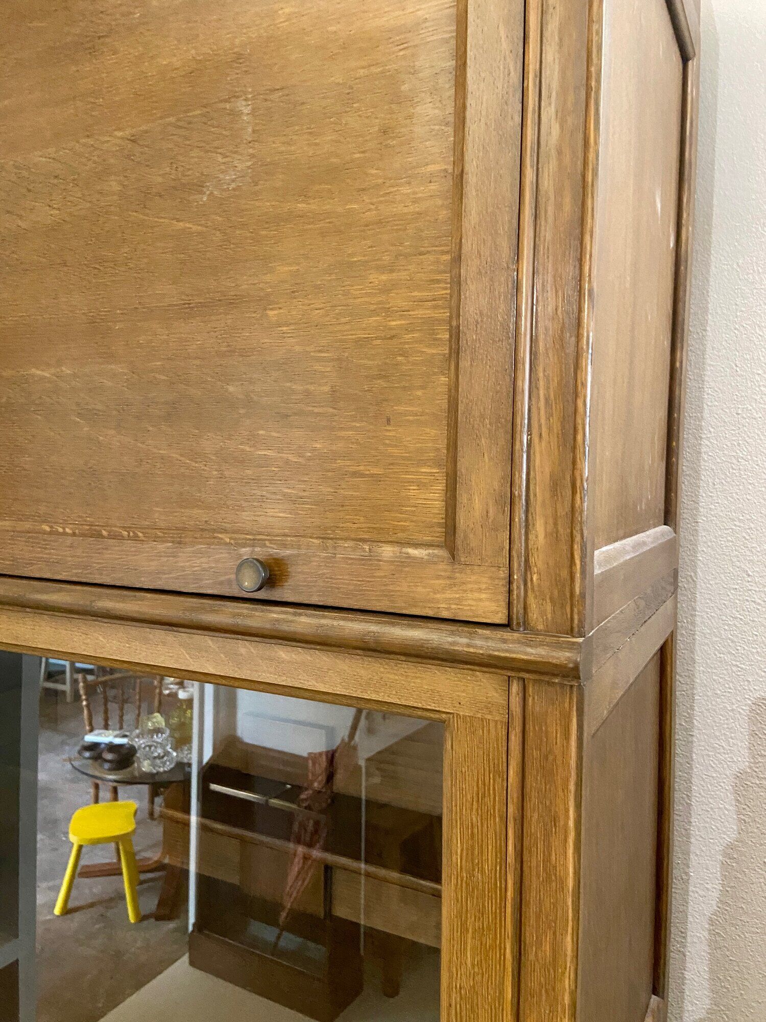 Dark wood display case 4 compartments and 1 drawer