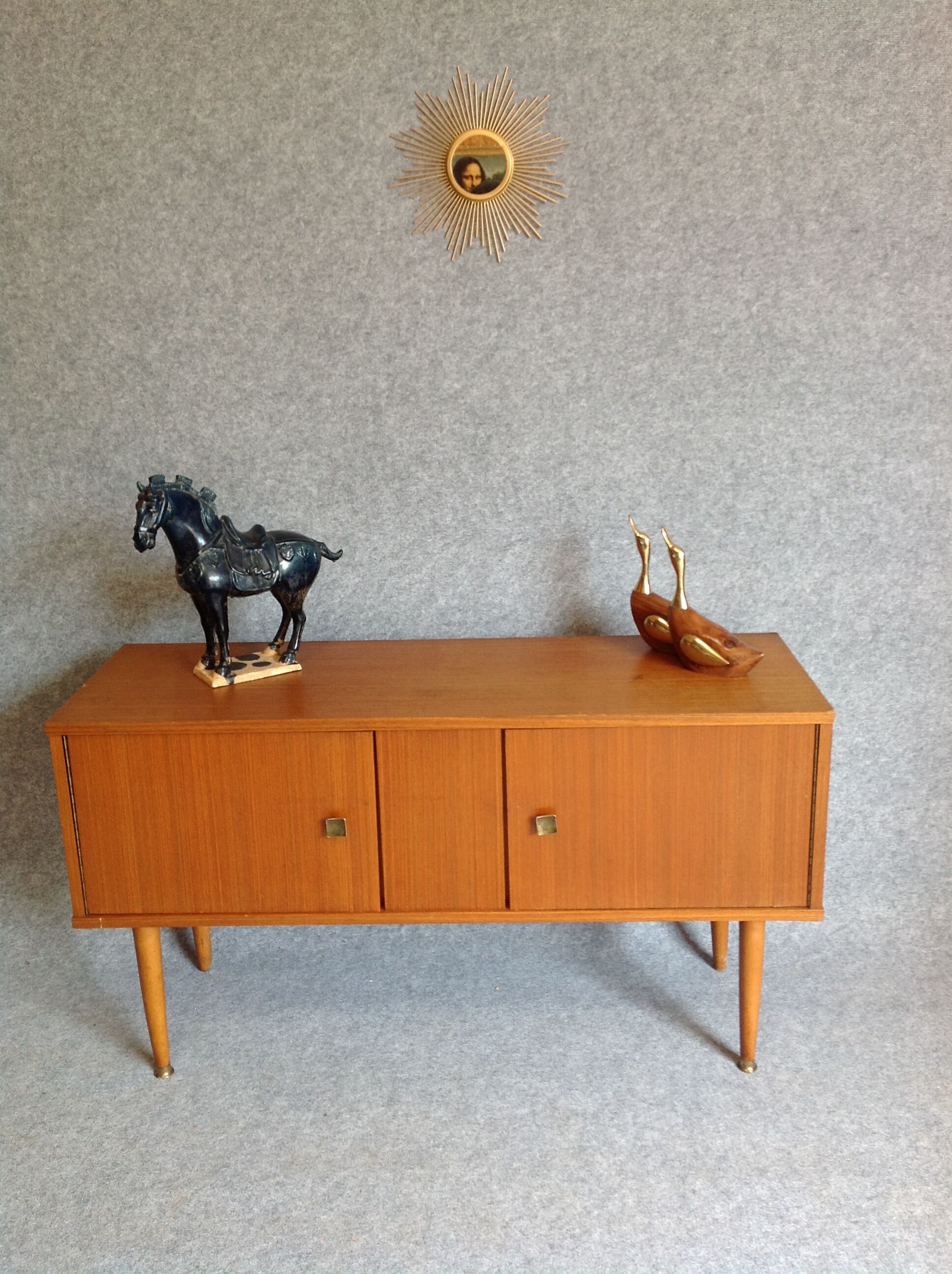 Vntage sideboard