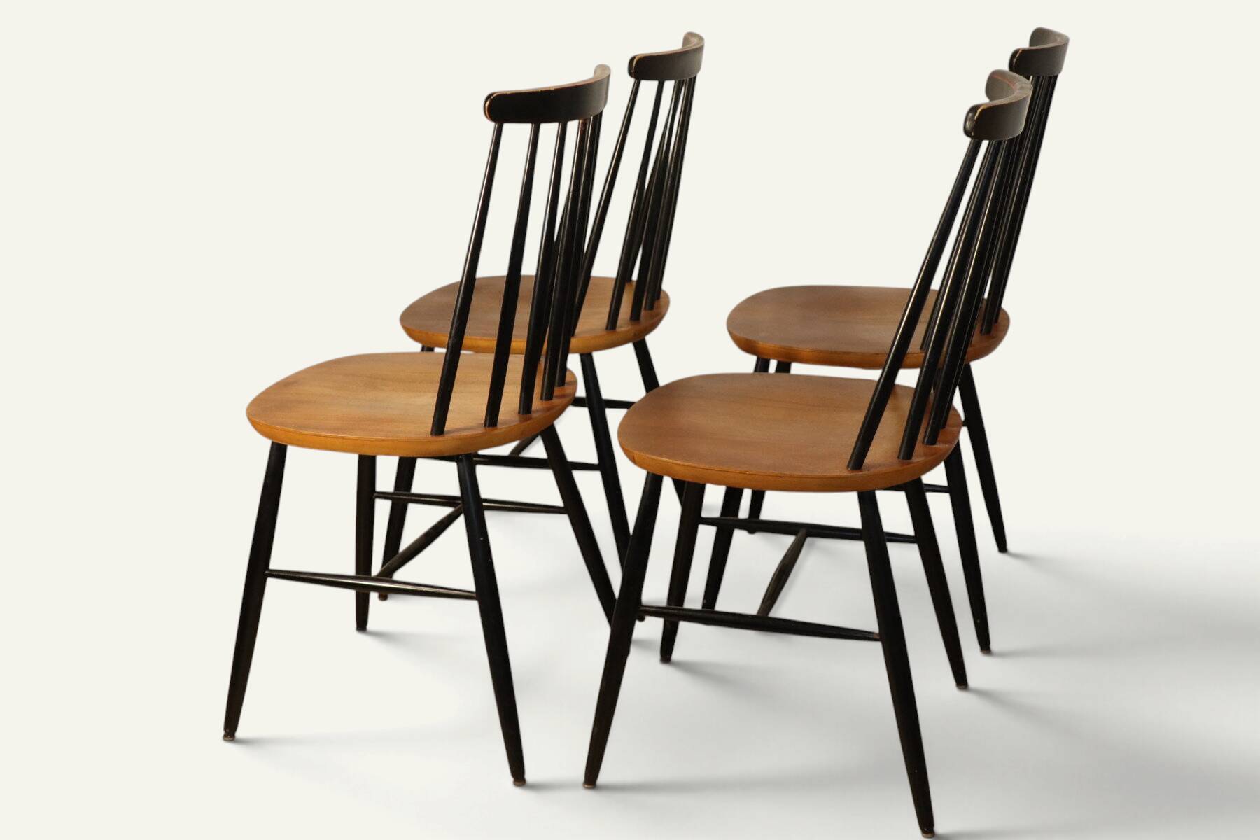 Set of 4 vintage wooden chairs, 1960s