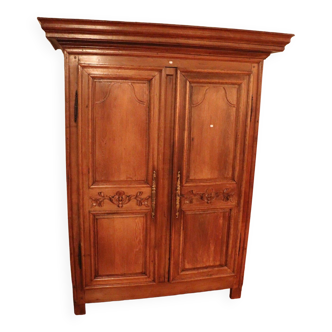 Armoire en chêne massif