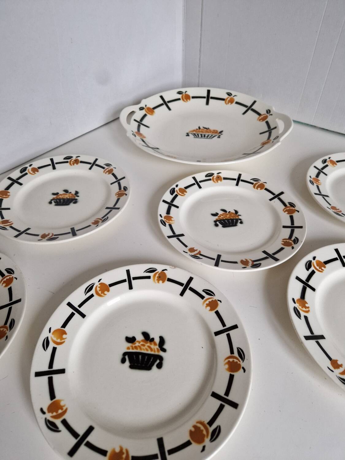 Plat et 6 assiettes à dessert art deco Badonviller