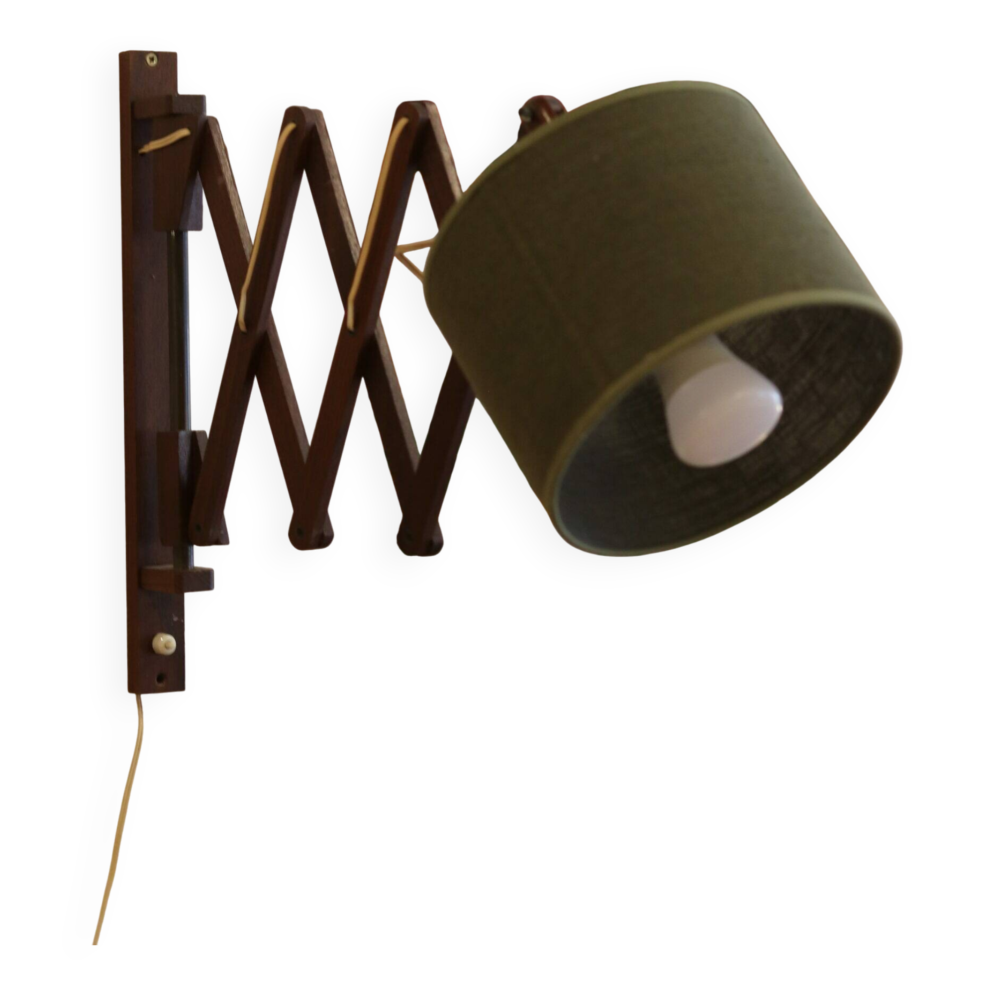 Scandinavian wall lamp in teak, 1960s, with accordion arm.