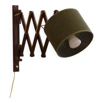 Scandinavian wall lamp in teak, 1960s, with accordion arm.