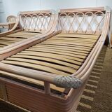 Ensemble lits et tables de nuits en rotin rose