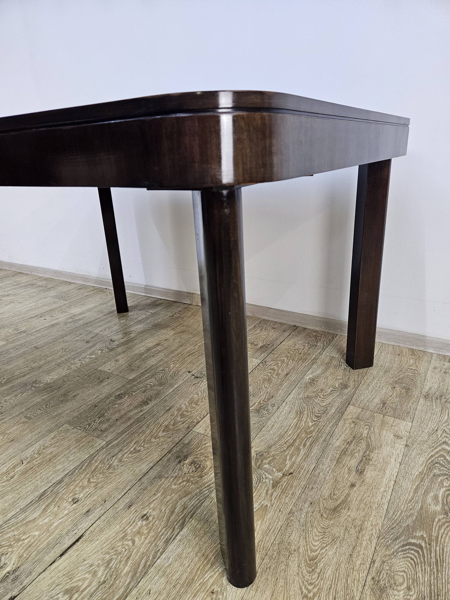 Table Art Déco, années 1950.