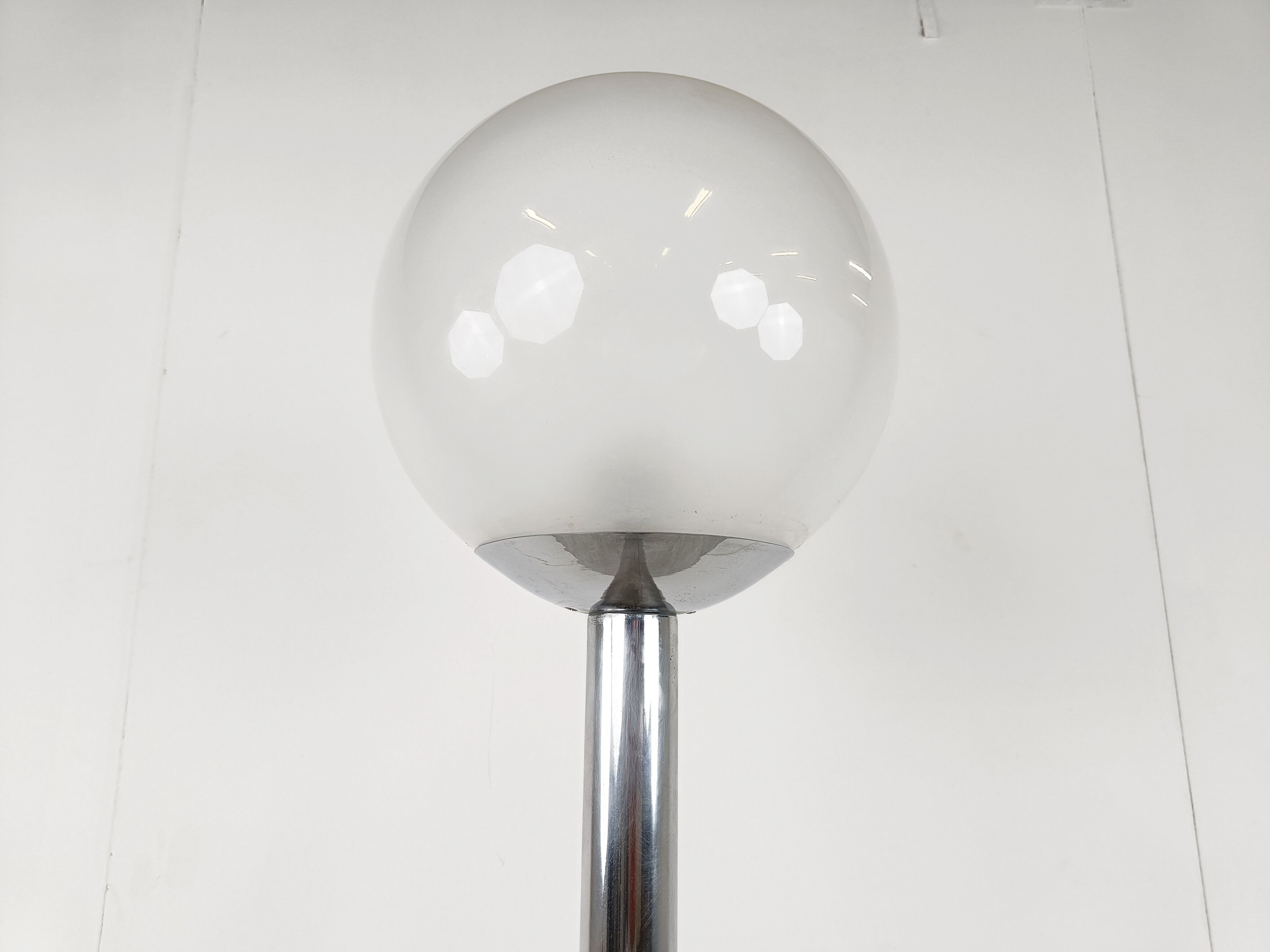 Lampadaire vintage chromé et verre, années 1970
