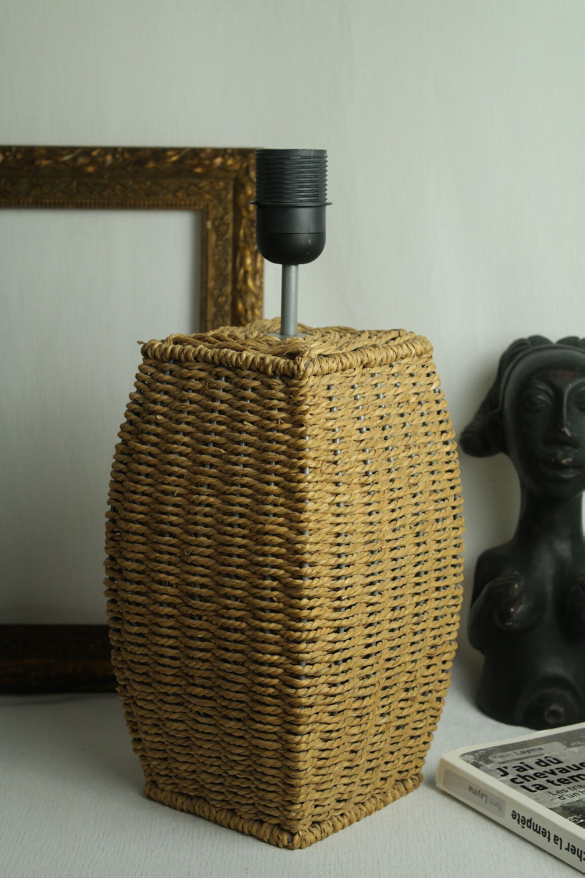 Vintage twisted natural rattan lamp foot