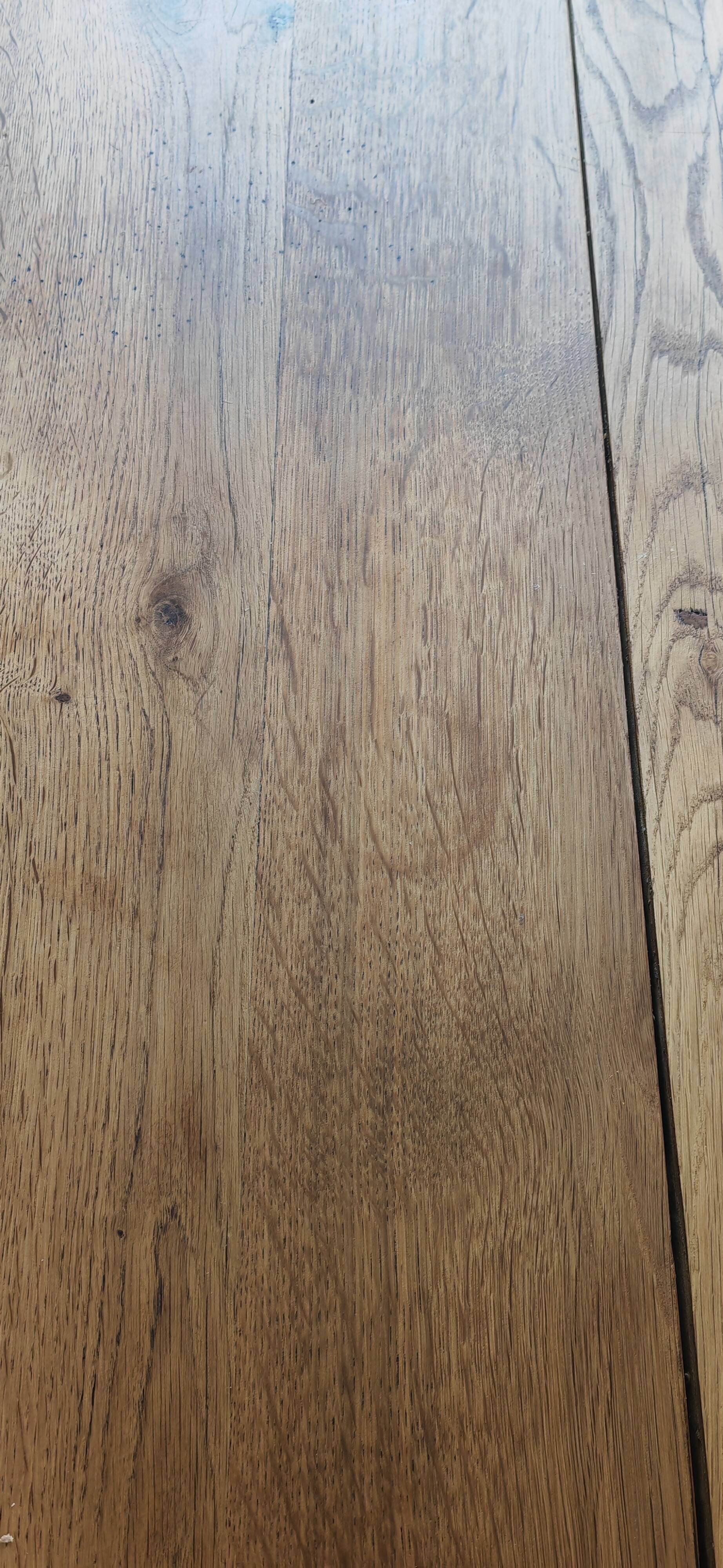 Table ovale extensible en chêne massif et pied métal