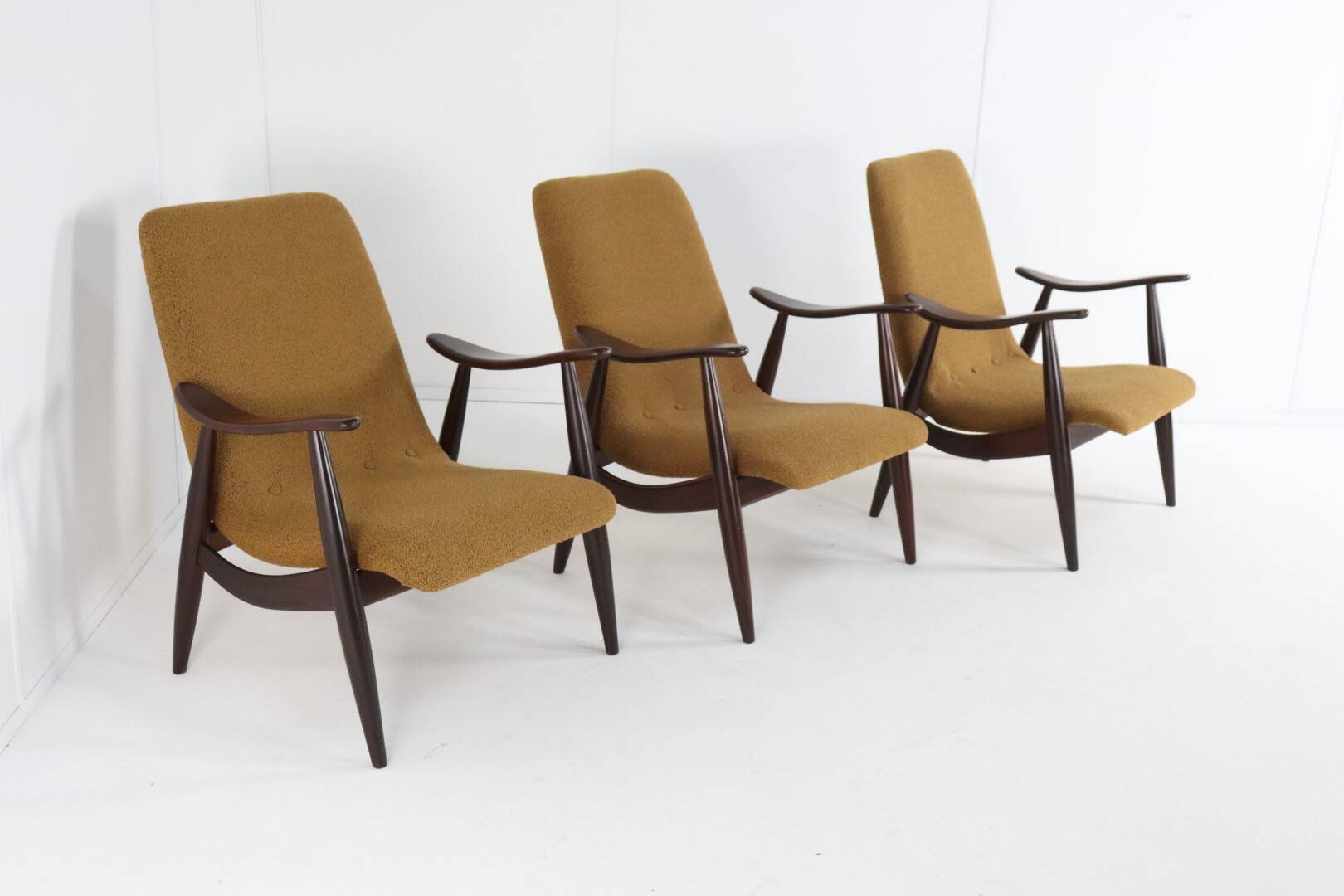 Armchair 'Popkensburg' Attr. Louis van Teeffelen for Wébé | 3 pieces in sto