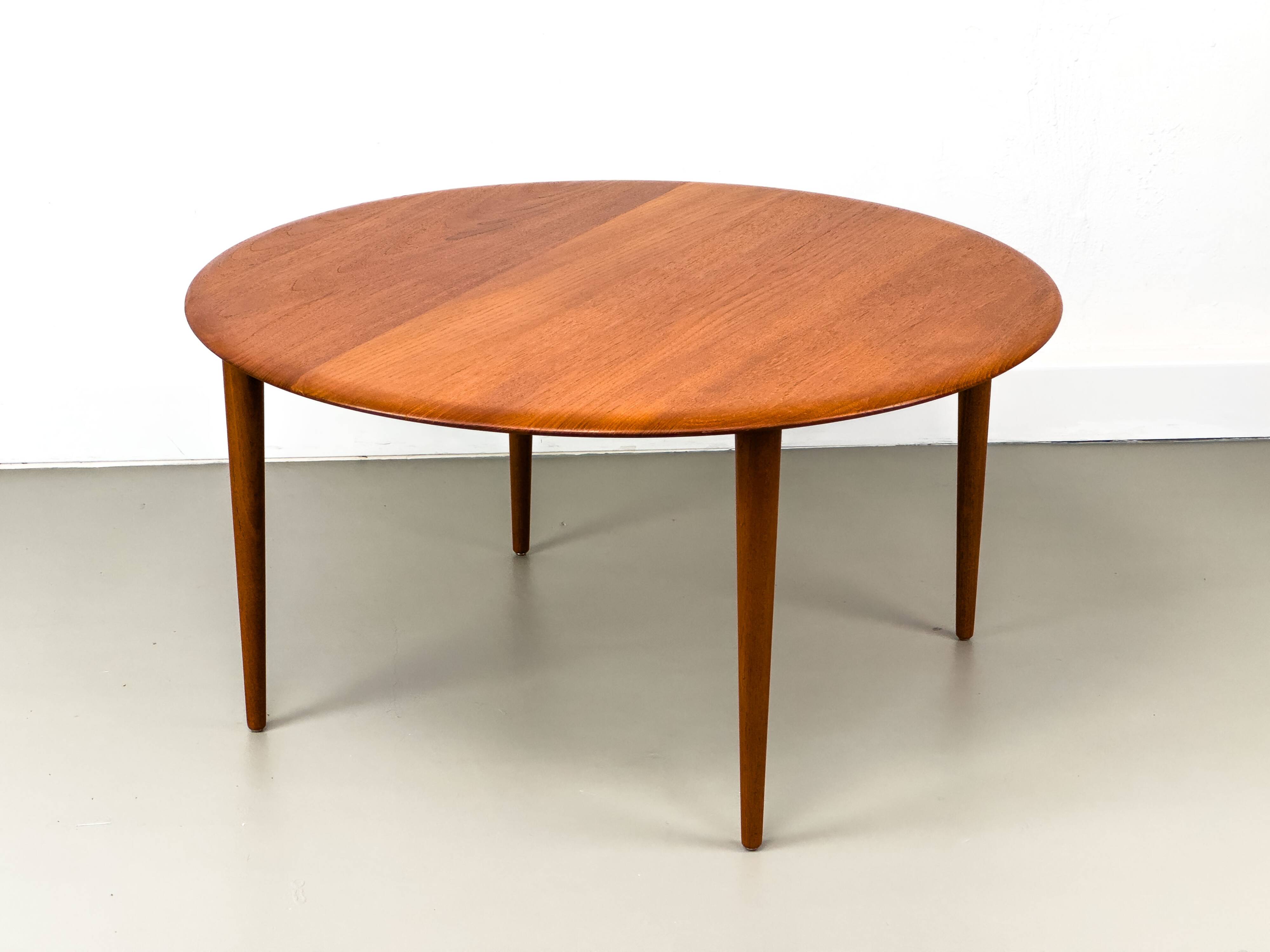 Table Basse Minerva par Peter Hvidt et Orla Mølgaard-Nielsen pour France and Son, années 1960