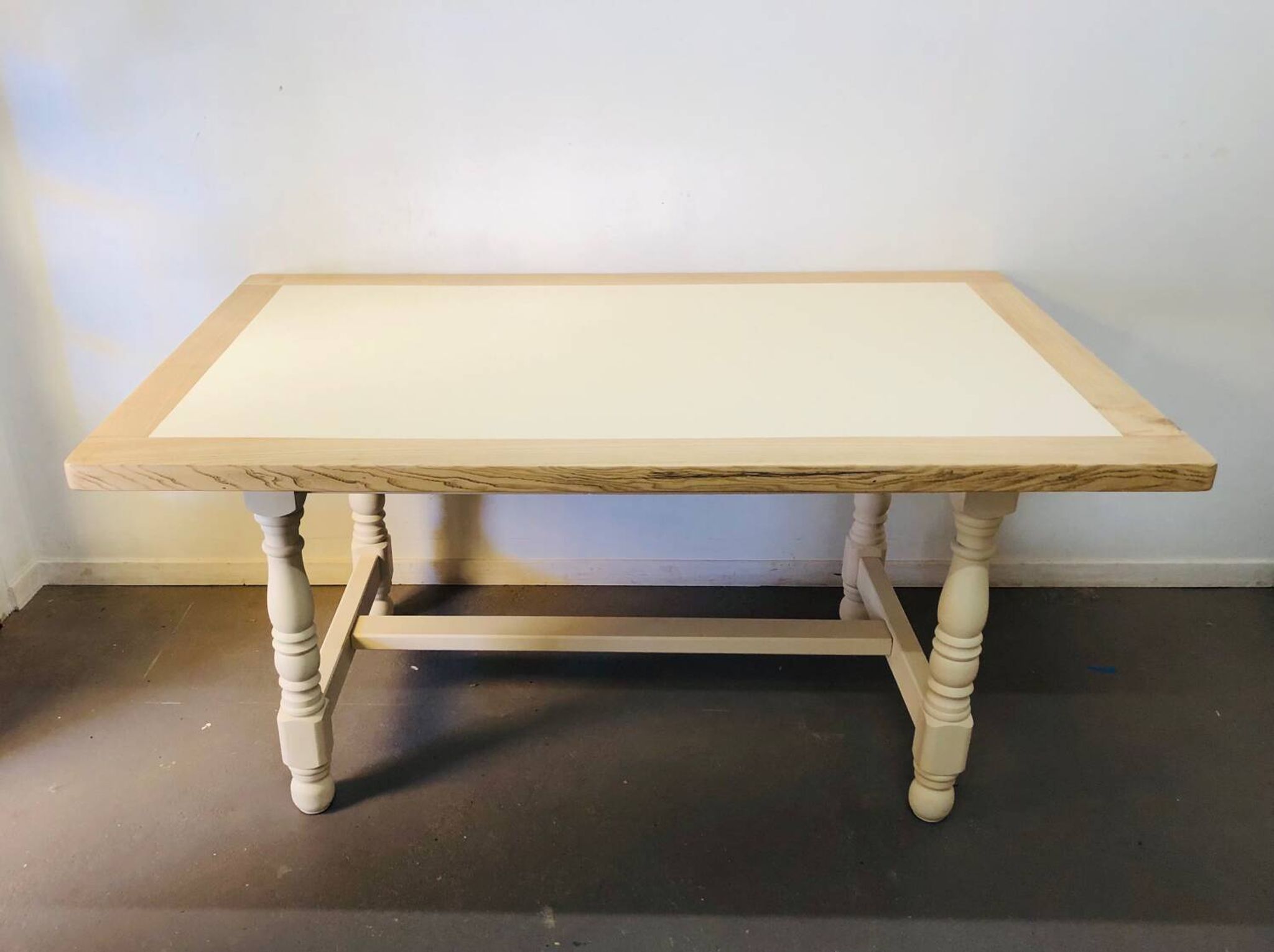 Farm table