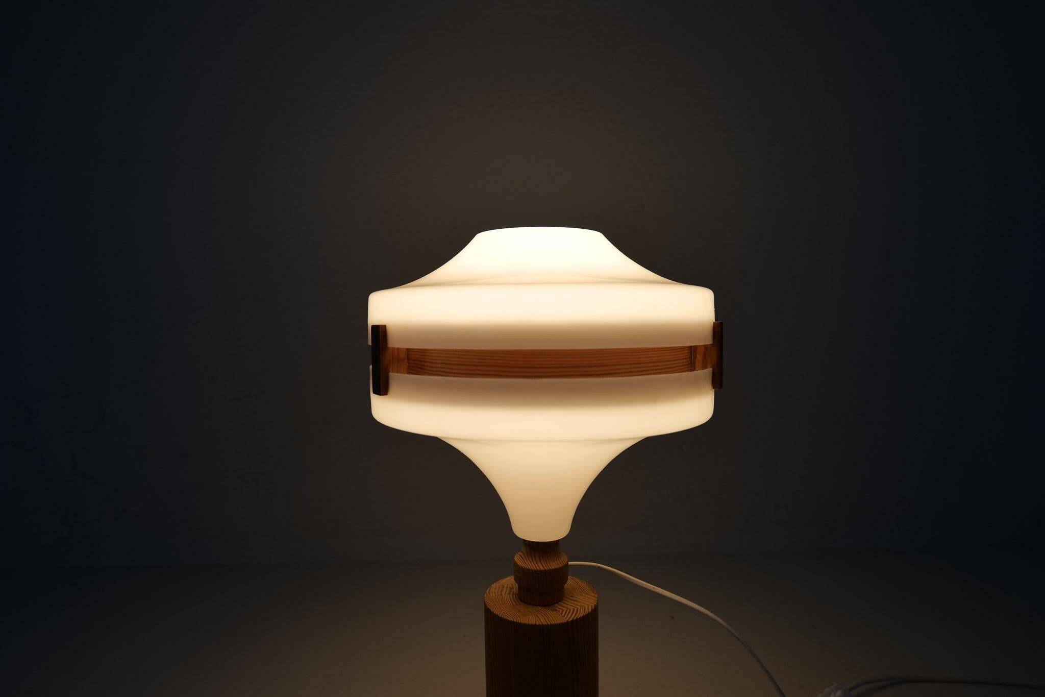 Mid-century modern table lamp in pine and acrylic, Sweden, 1970s