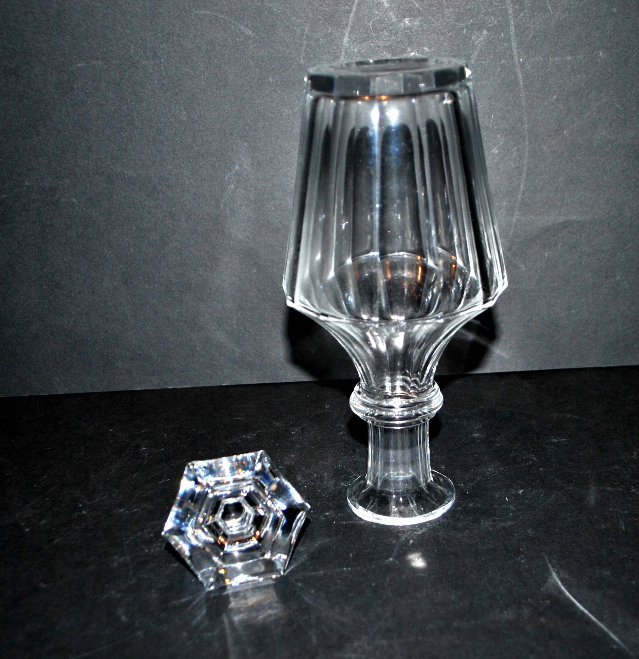 BACCARAT Antique liqueur carafe in cut crystal with flat ribs 1840
