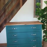 Solid wood chest of drawers