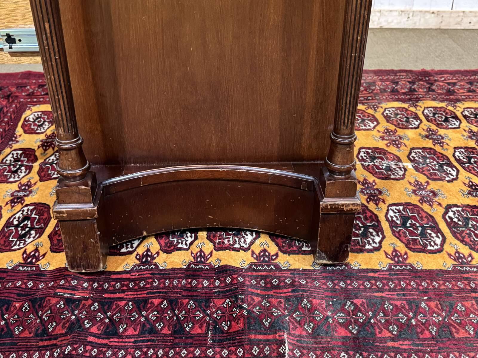 English desk in mahogany from the 1950s.