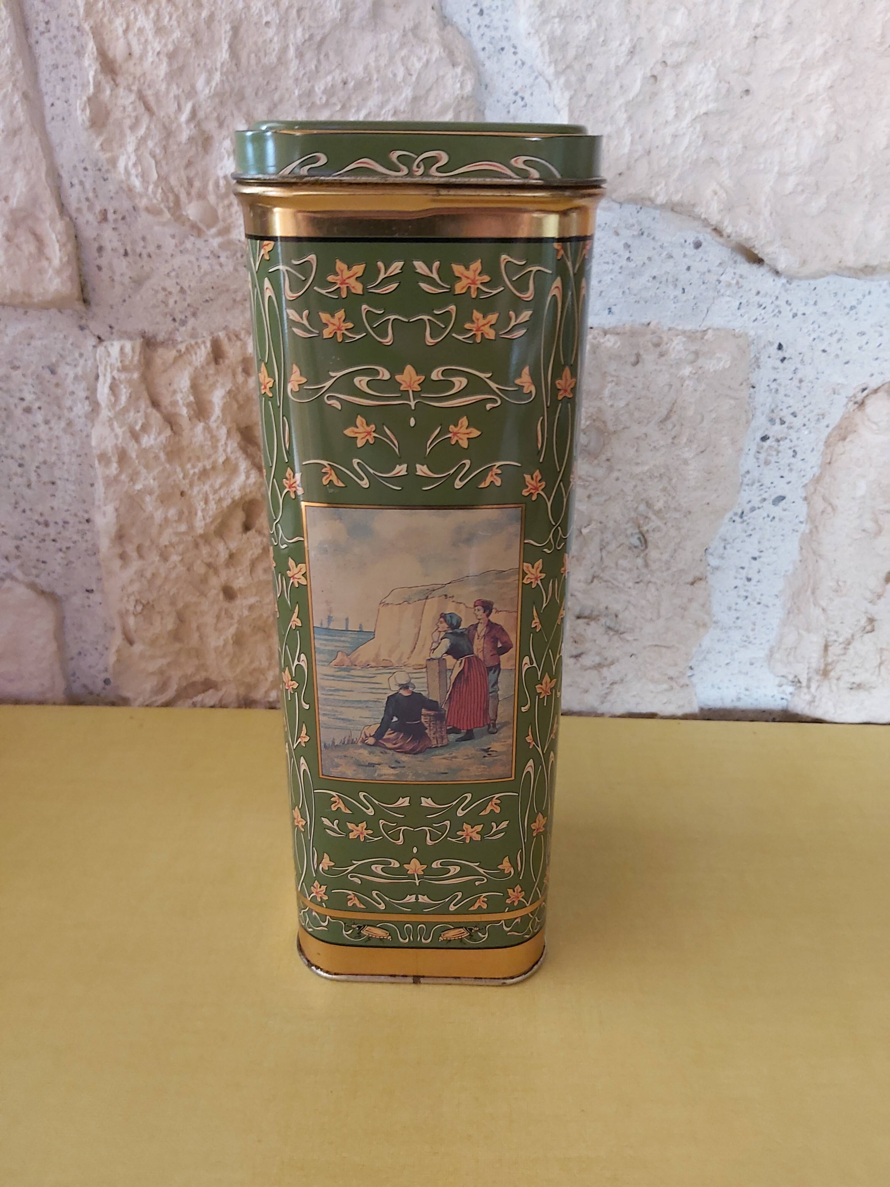 Antique metal box Chicory Leroux