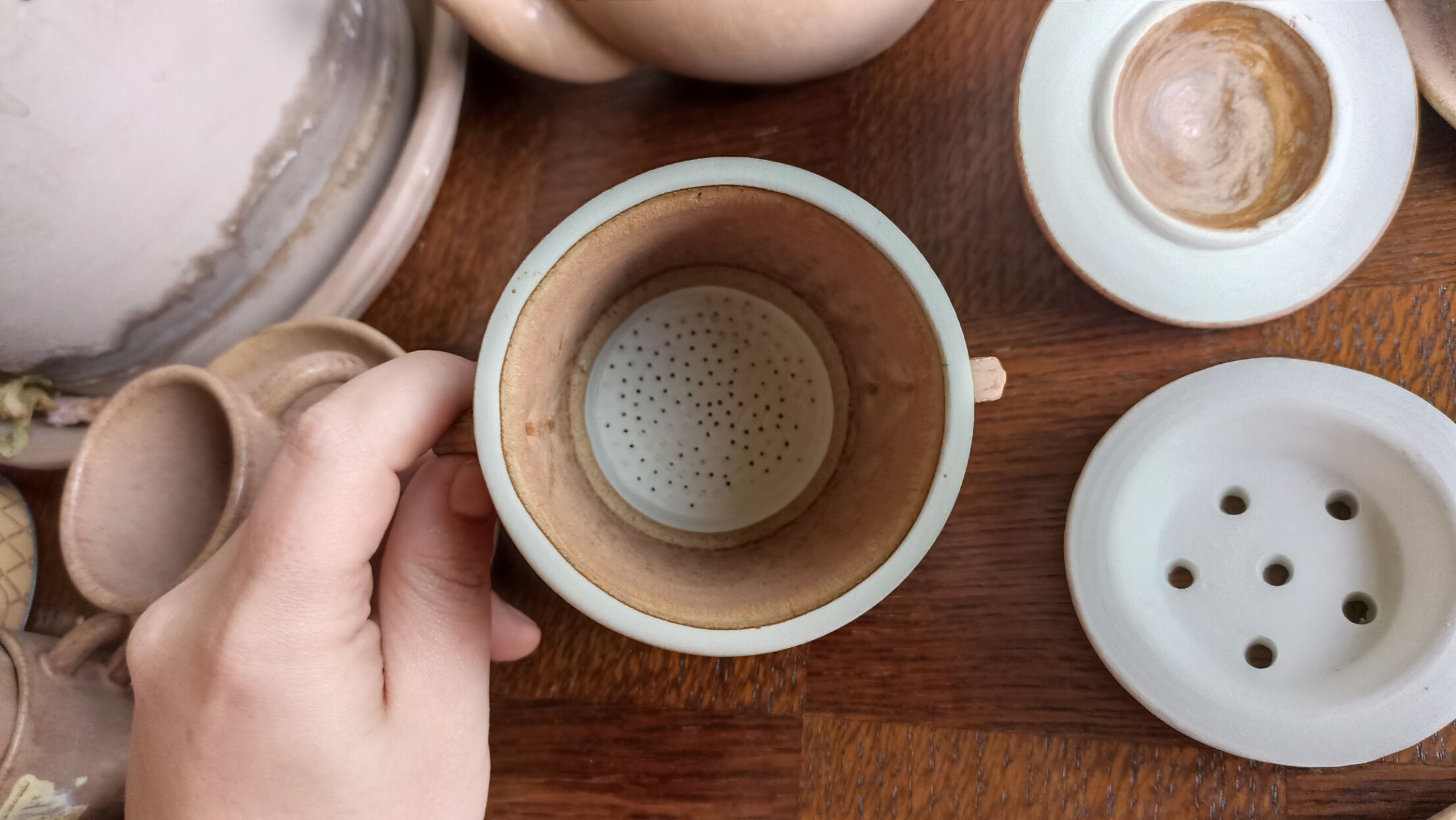 12-cup service with saucers and a pourer - Vieux grès de la Tour