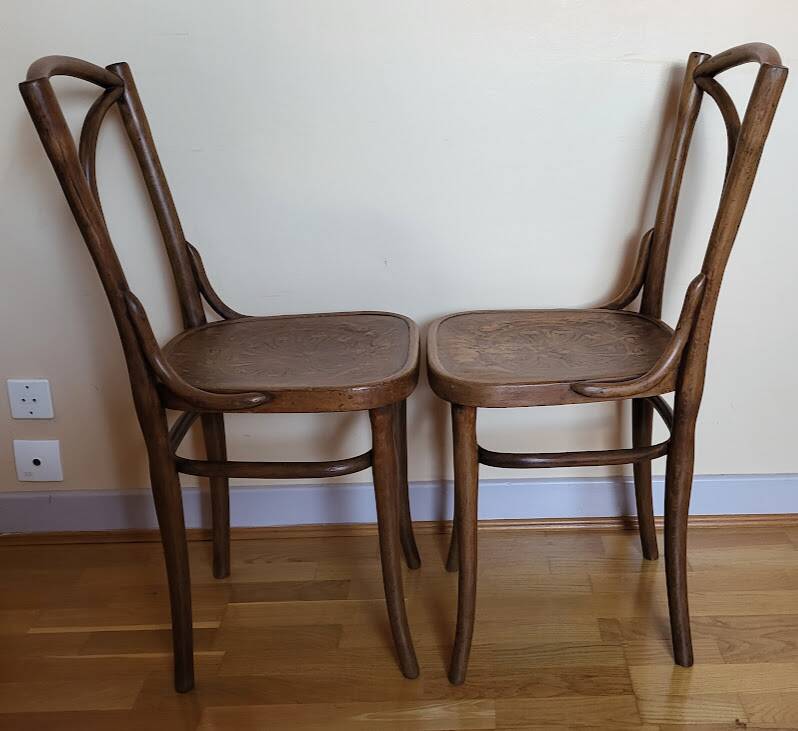 Set of 2 J & J Kohn chairs