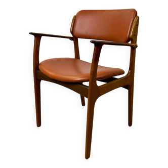 Fauteuil scandinave vintage d’Erik Buch pour O.D. Møbler, en palissandre et cuir cognac, années 60