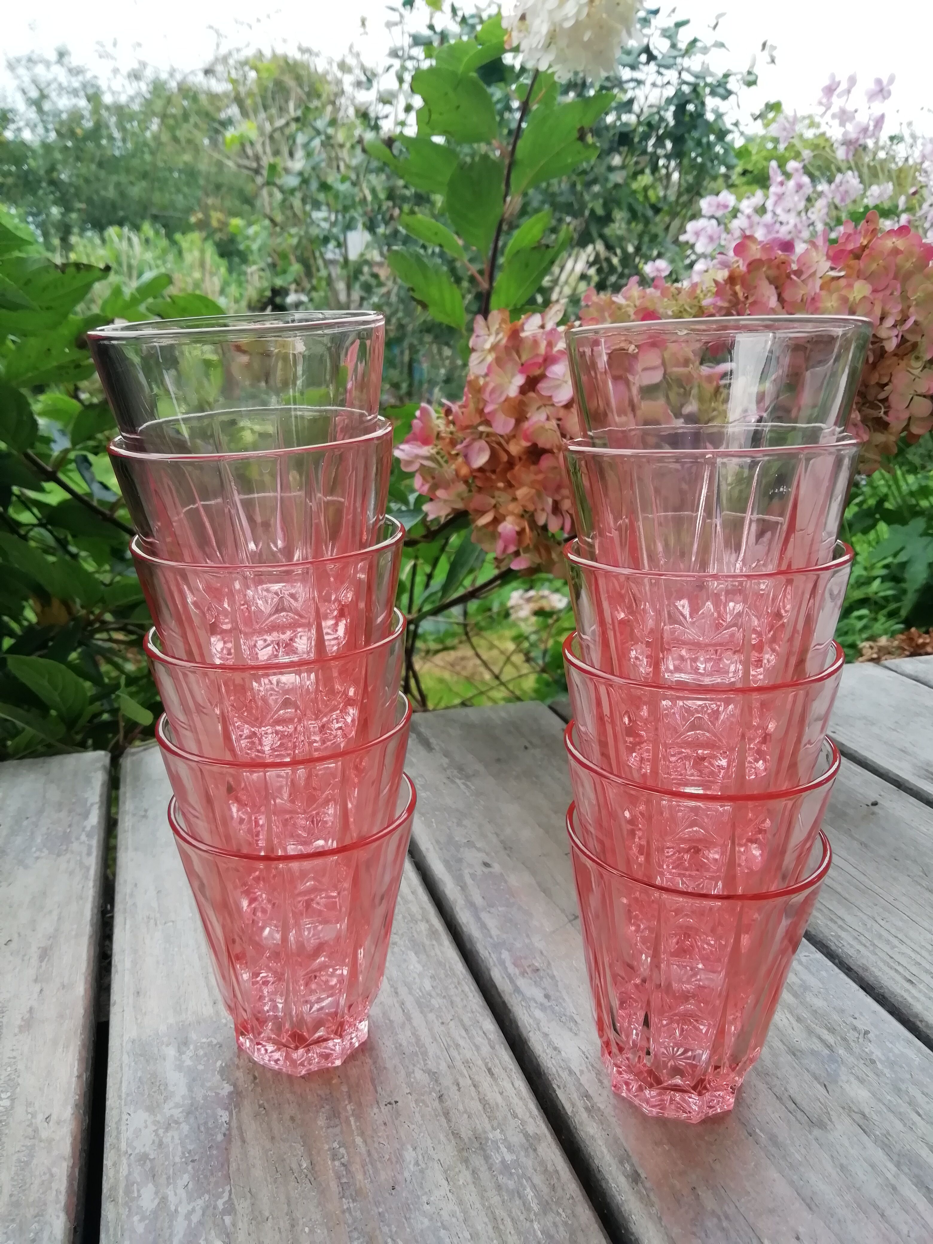 Lot de 12 verres roses