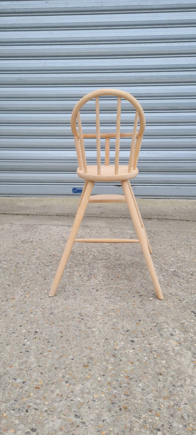 Chaise haute pour bébé scandinave