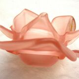 Art Deco wall light gilded bronze carved with cherries, pink tulip Rose in pink glass paste