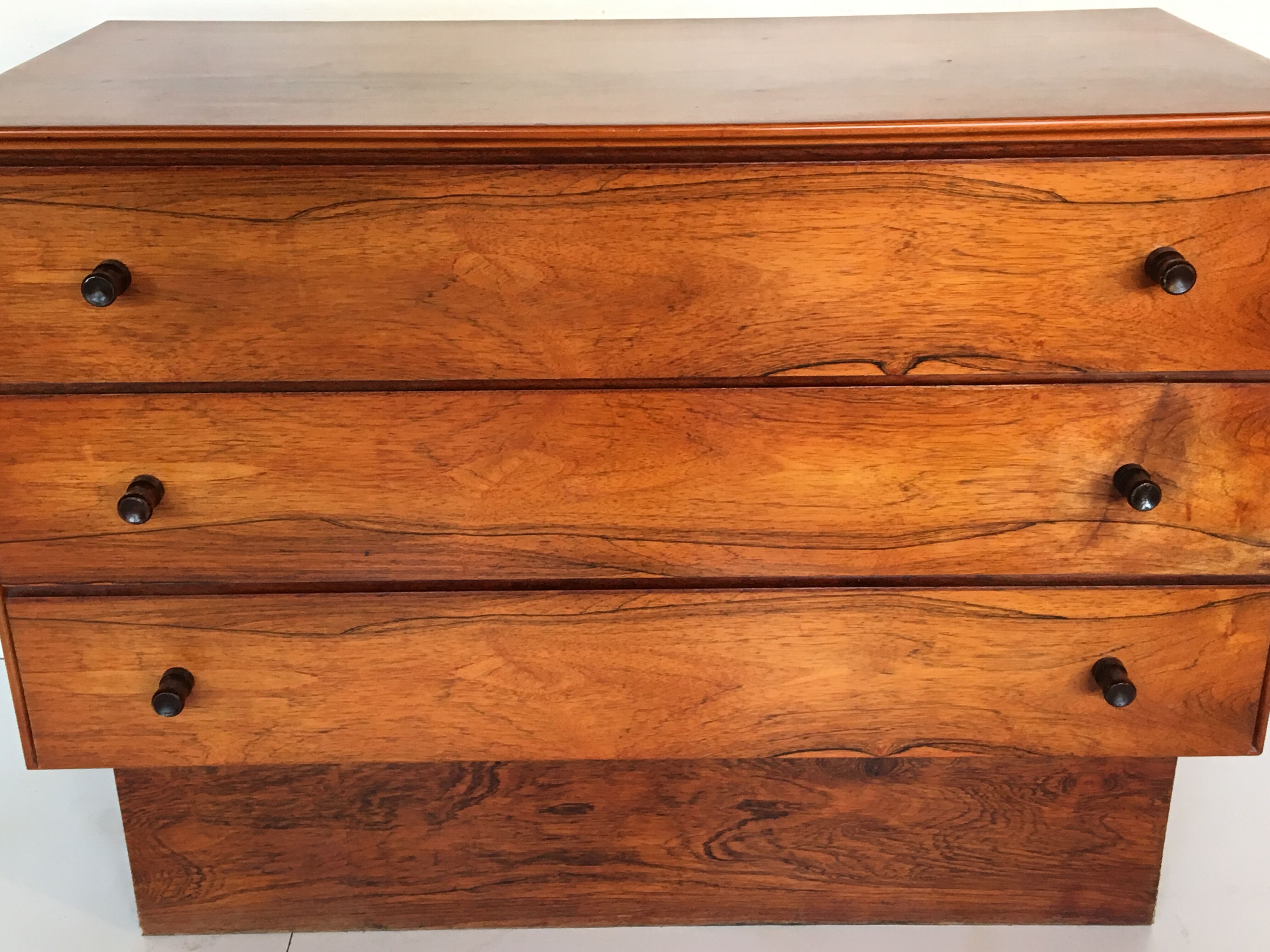 Chest of drawers rosewood