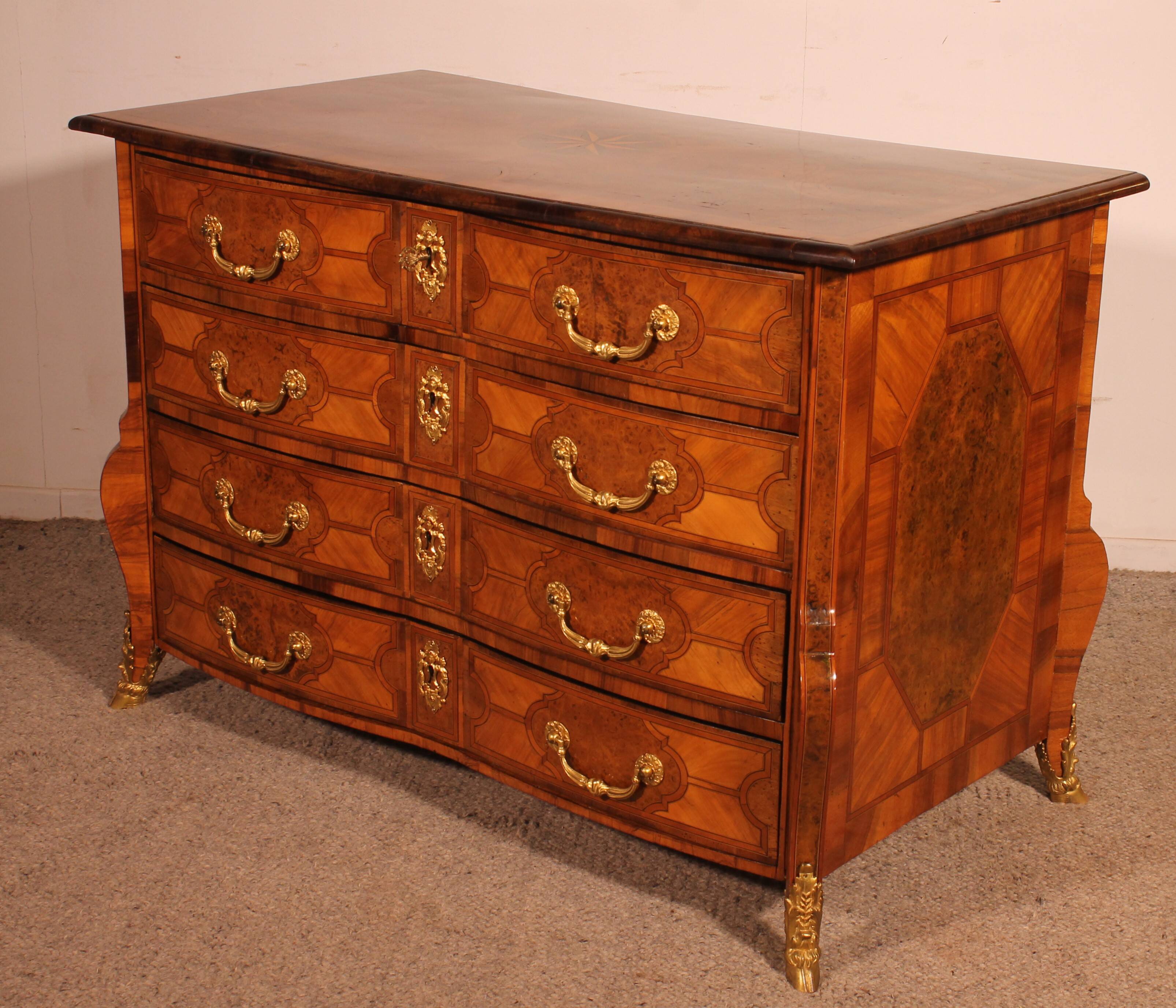 Mazarine chest of drawers from the early 18th century