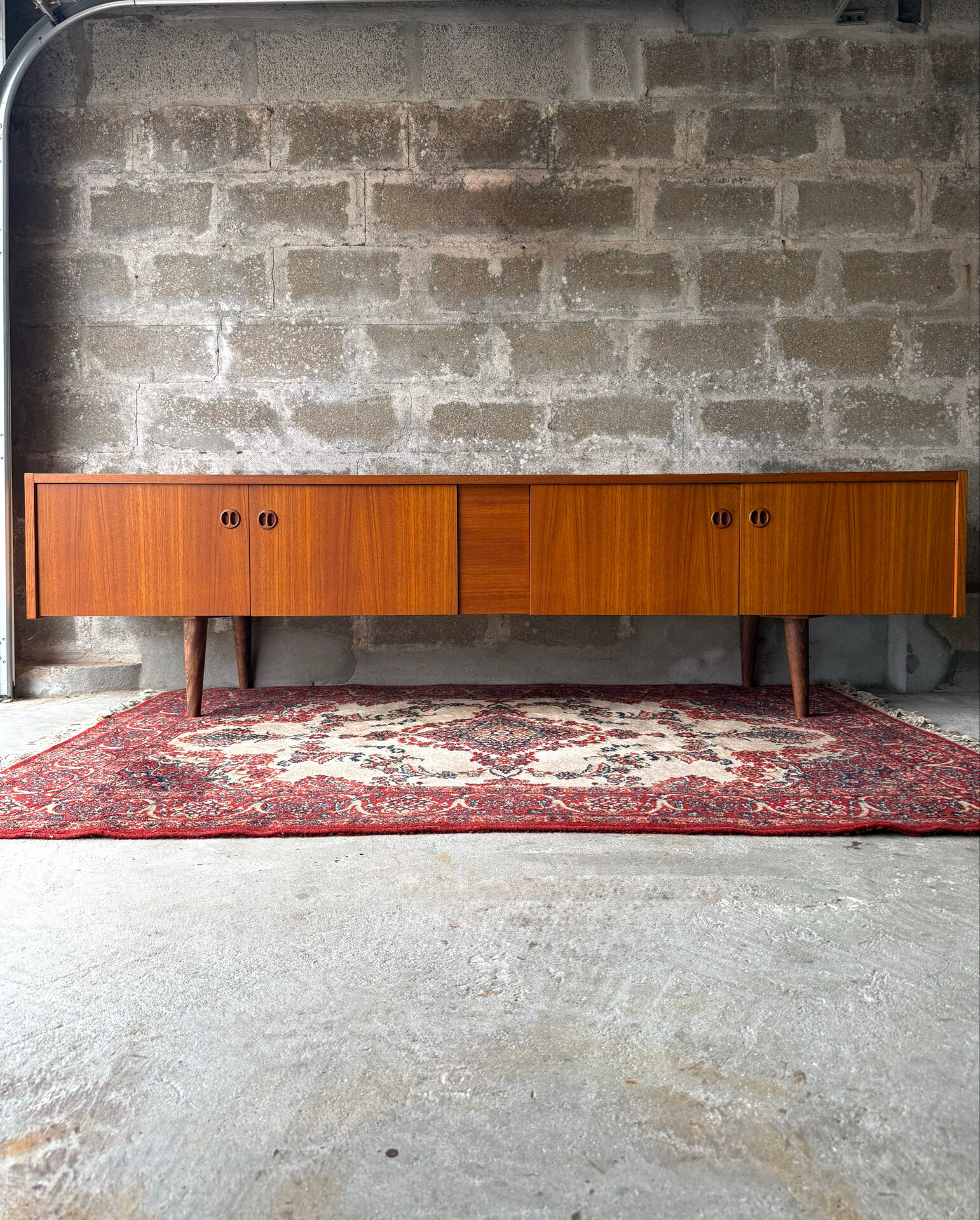 Vintage Scandinavian low sideboard in teak, 1970.