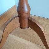 Tripod pedestal table