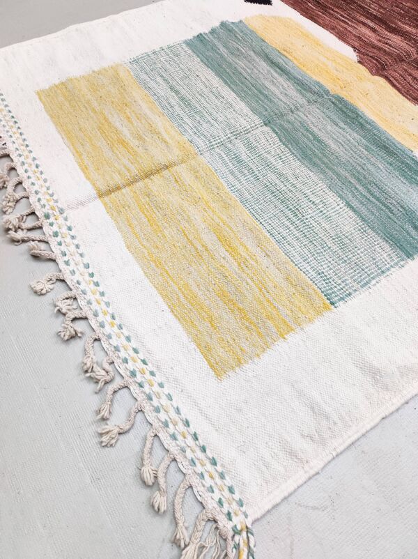 Kilim berbère marocain écru à motifs colorés 307x193cm