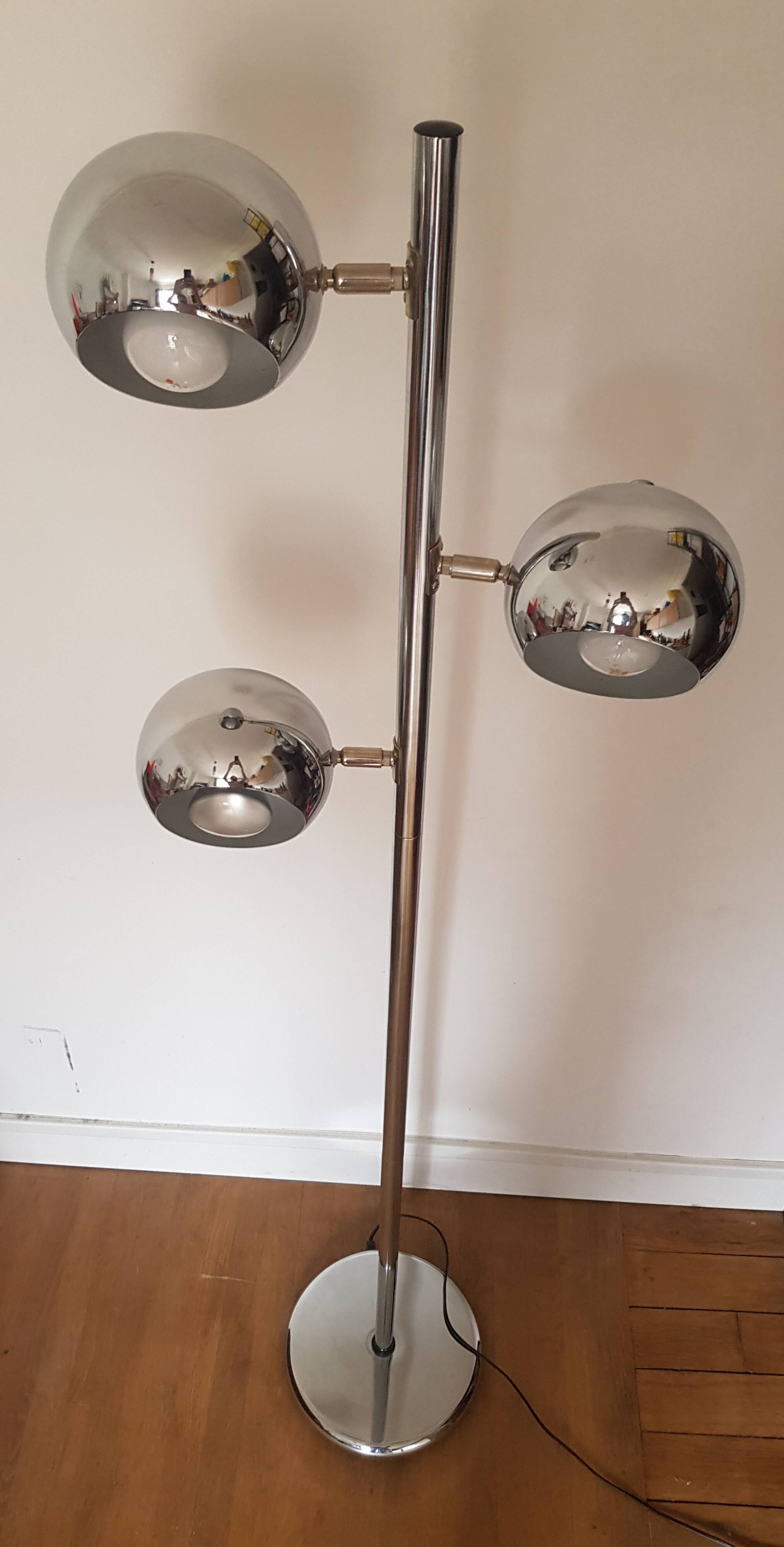 Vintage floor lamp with 3 globes