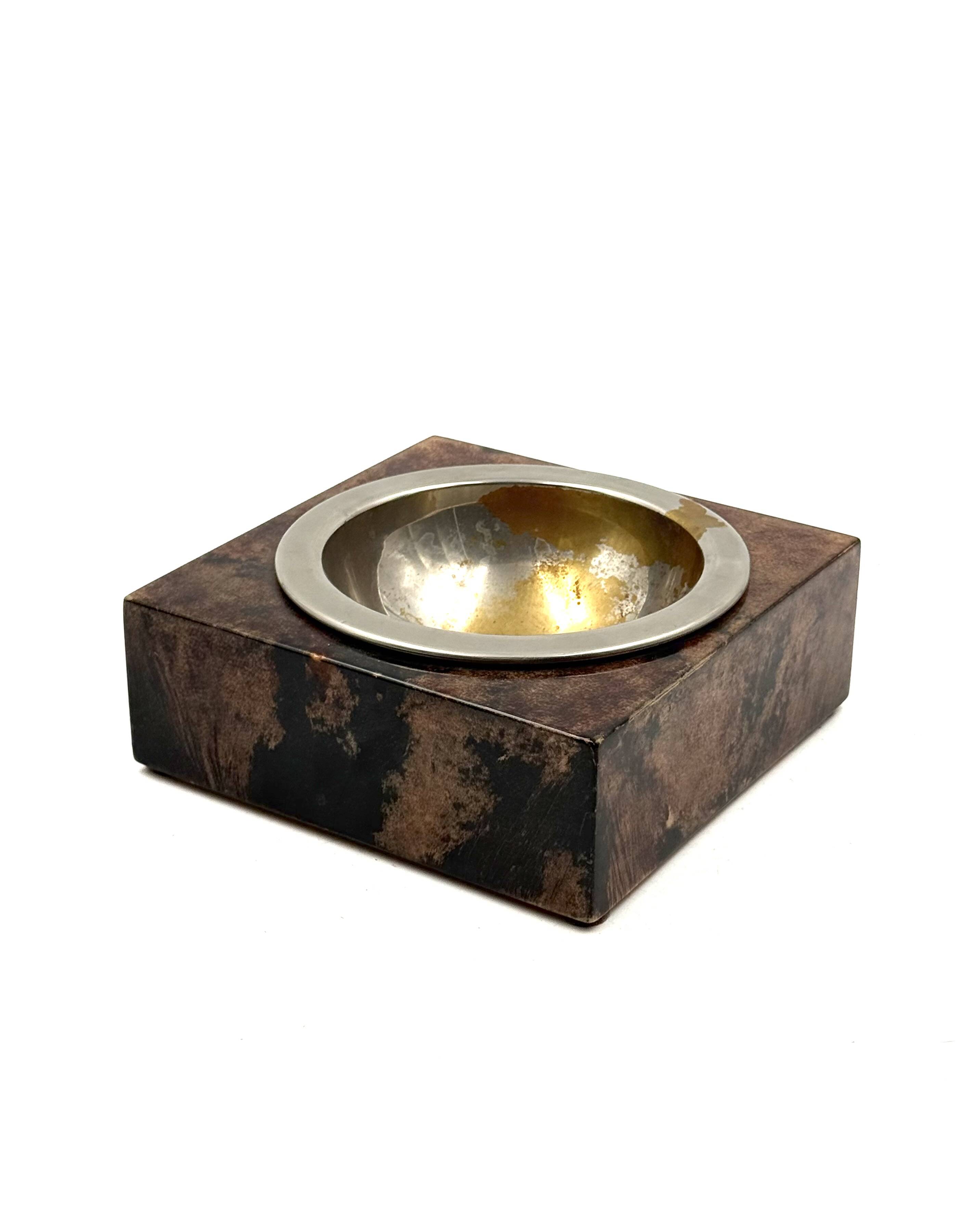 Cendrier en parchemin de chèvre marron moderne du milieu du siècle, Aldo Tura, Italie, années 1960