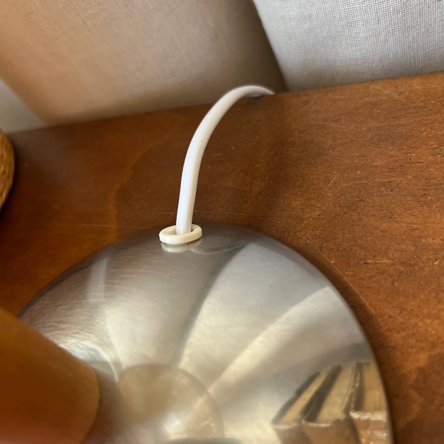 Lampe chrome & bois, abat-jour esprit osier