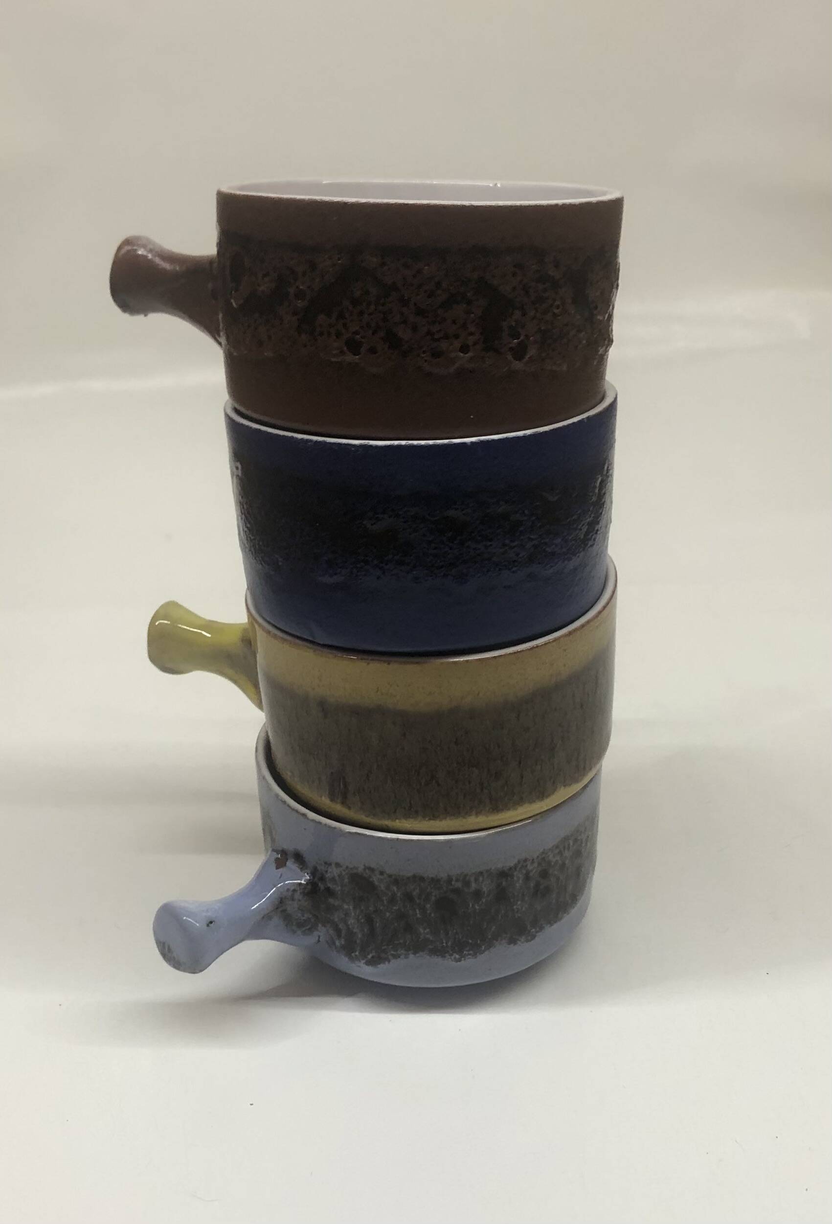 Set of 4 ceramic bowls