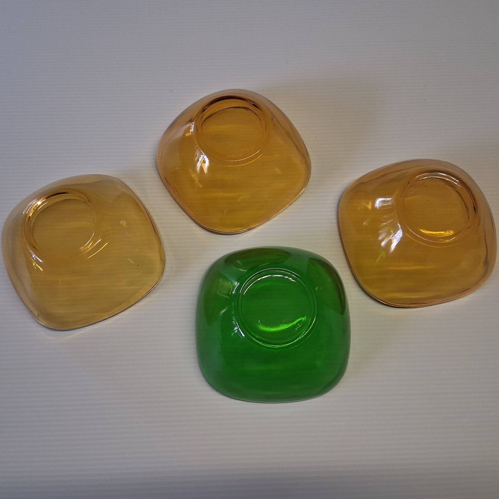 Set of 4 coloured glass bowls / ramekins from Duralex in very good condition.