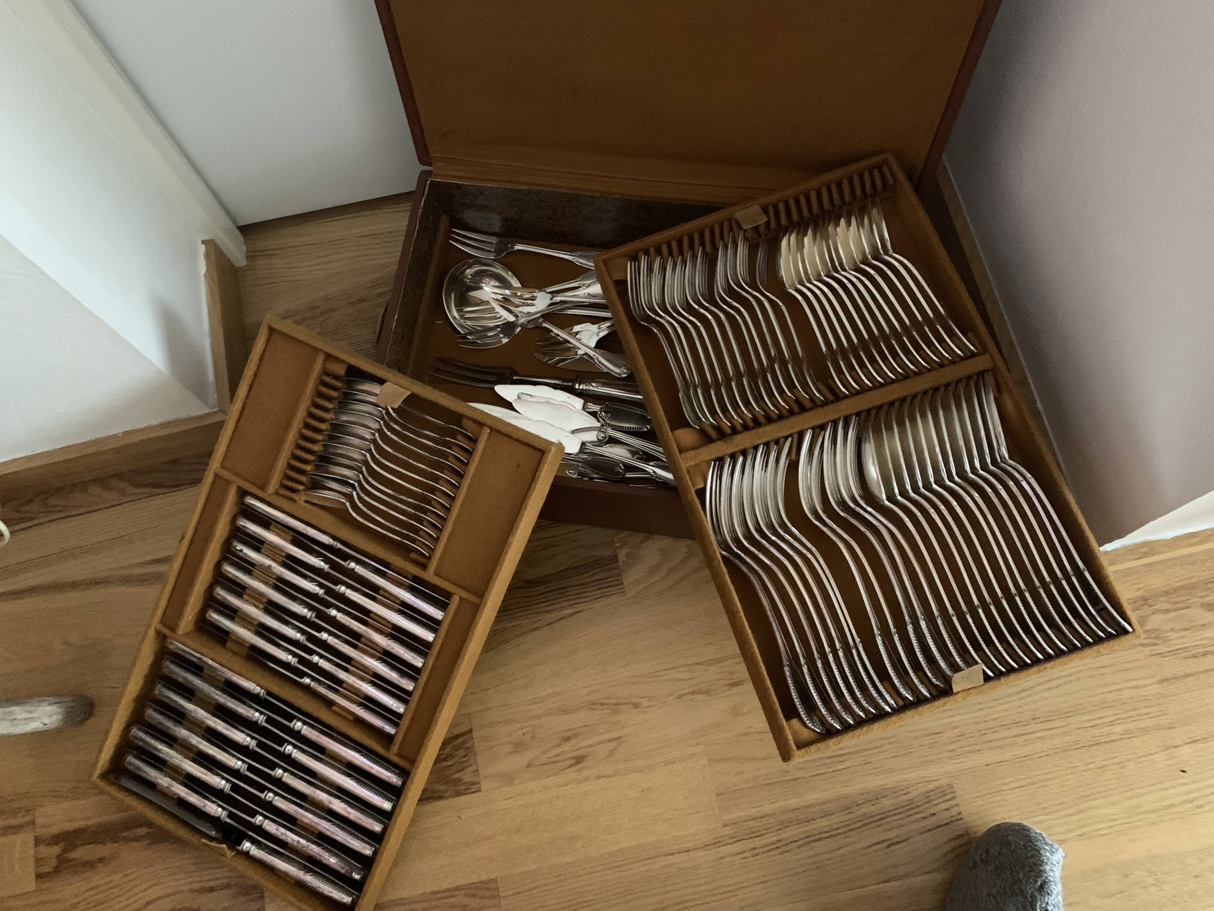 Silver metal cutlery set of 112