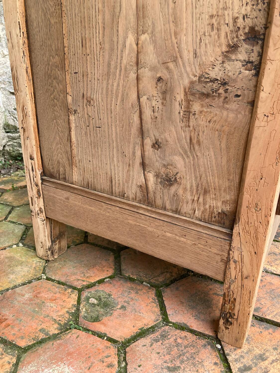 Antique wooden confit pot.