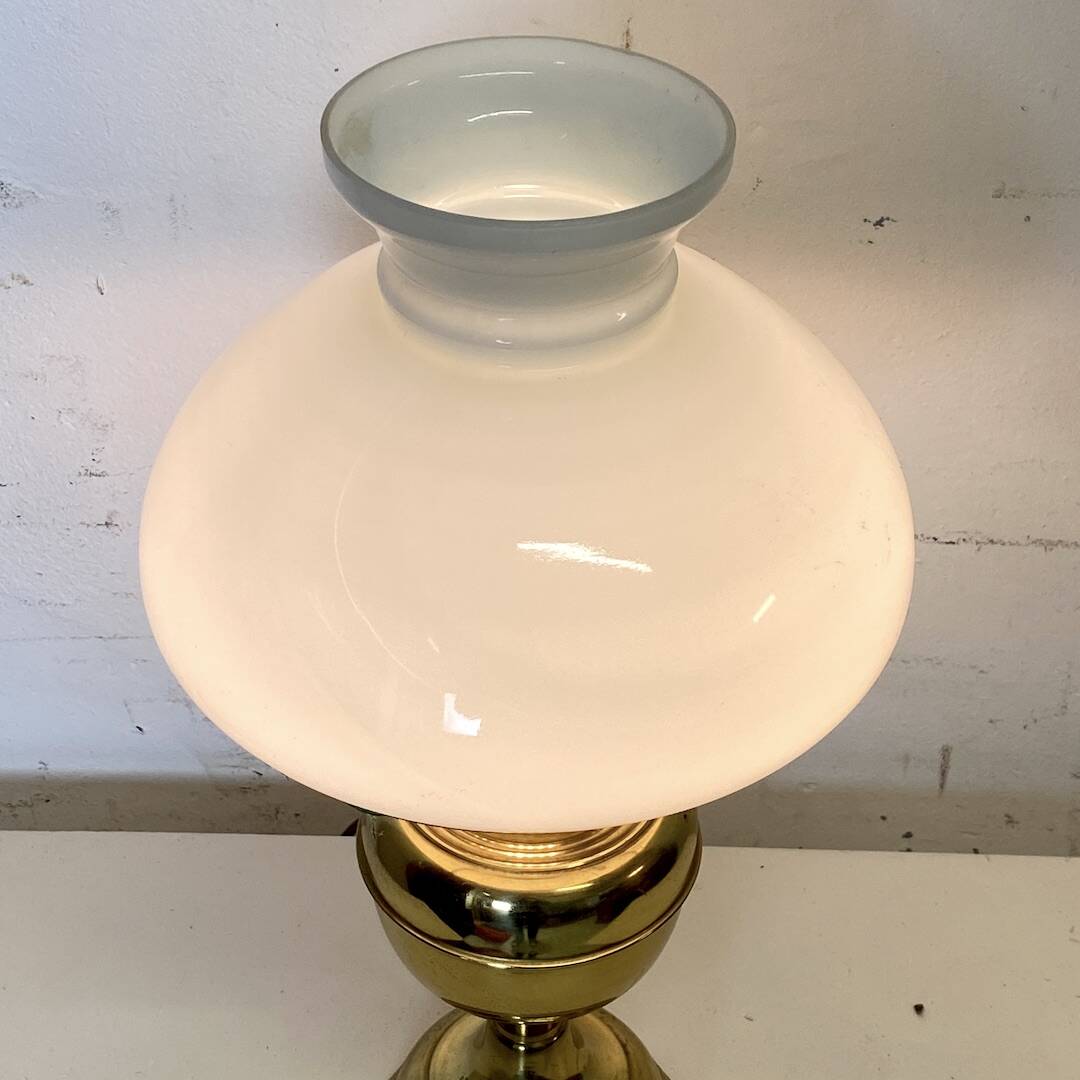 19th century lamp in brass and opaline