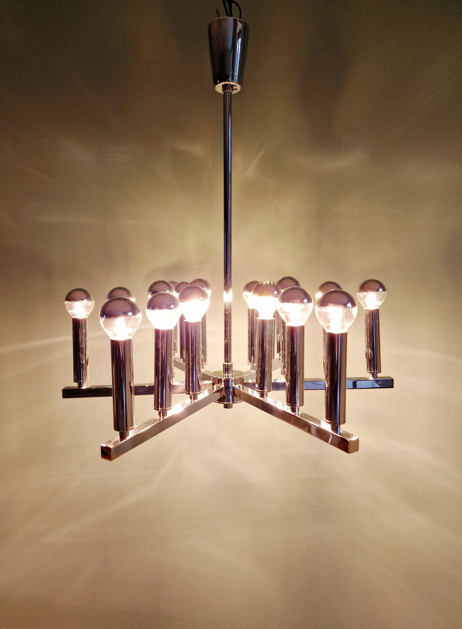 Space Age chandelier in chromed metal, 18 light points, 1970